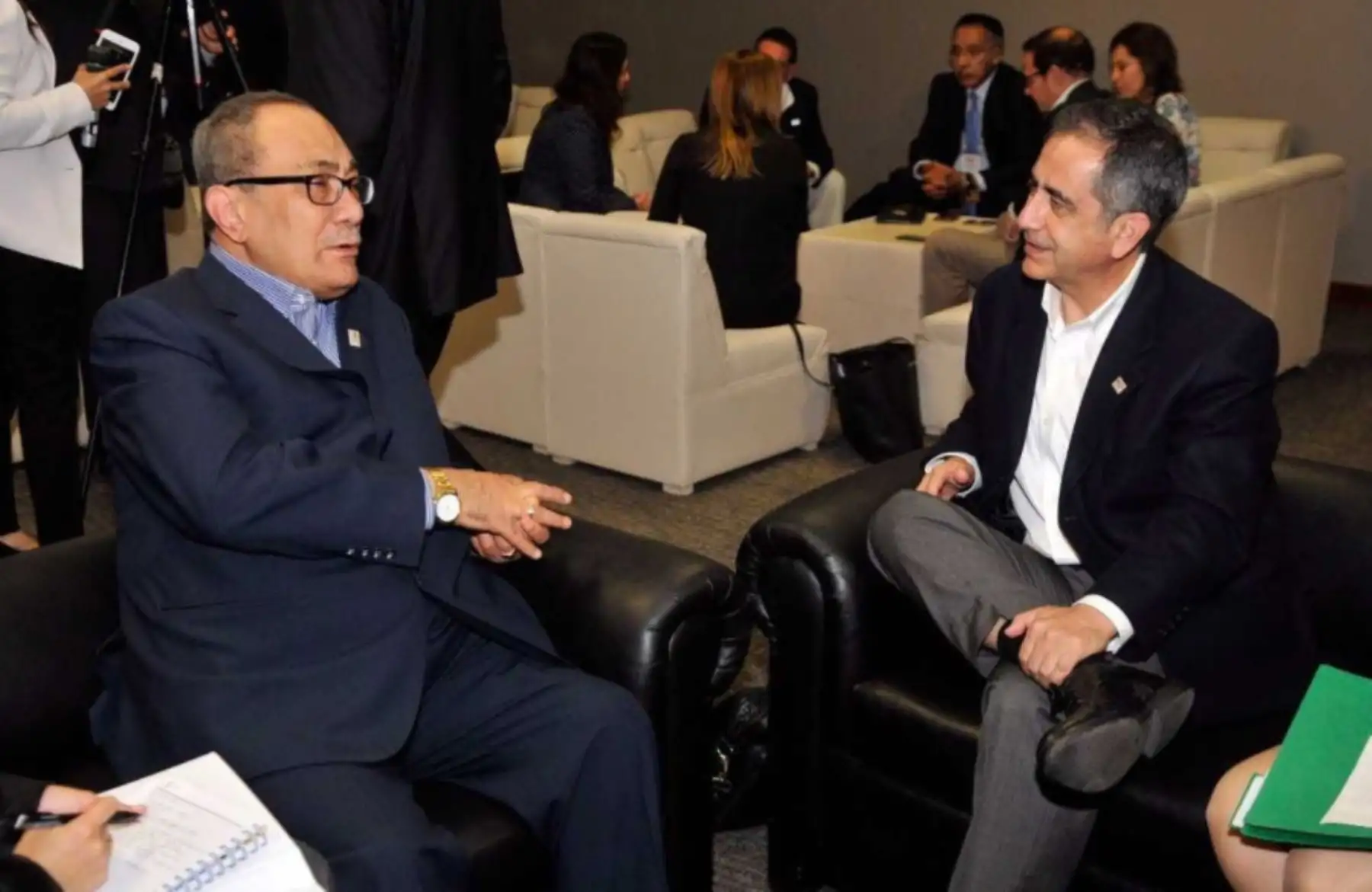 Reunión del ministro de Educación, Idel Vexler,  con el titular de la Secretaría de Educación Superior, Ciencia, Tecnología e Innovación (Senescyt) de Ecuador, Augusto Barrera Guarderas, efectuada en el marco del XI Gabinete Binacional, realizado en la ciudad de Trujillo.
