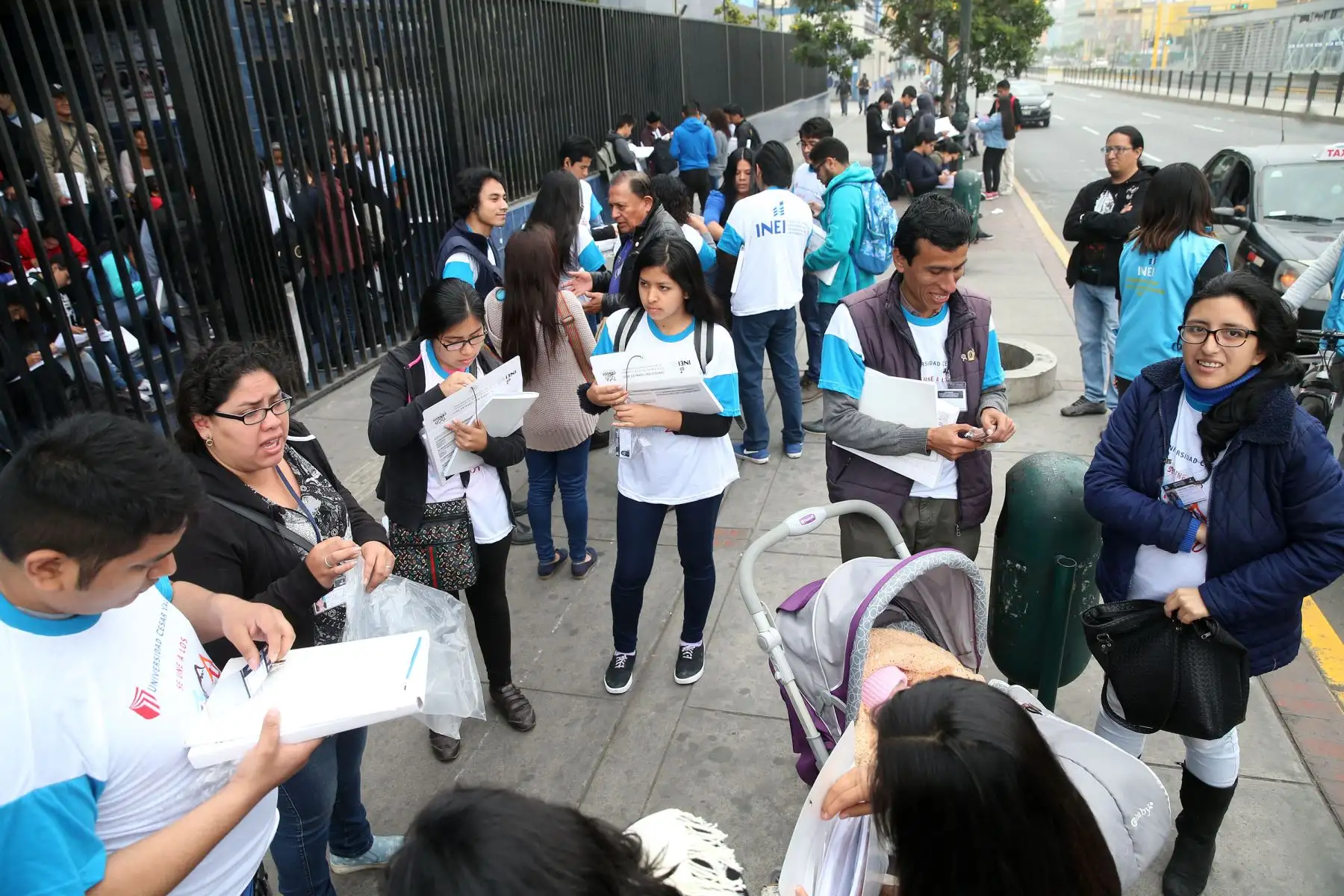 LIMA,PERÚ-OCTUBRE 22. Con la participación de más de un millón de empadronadores, hoy se realizan los Censos Nacionales 2017: XII de Población, VII de Vivienda y III de Comunidades Indígenas, en todo el territorio peruano y sus aguas jurisdiccionales.Foto: ANDINA/ Vidal Tarqui