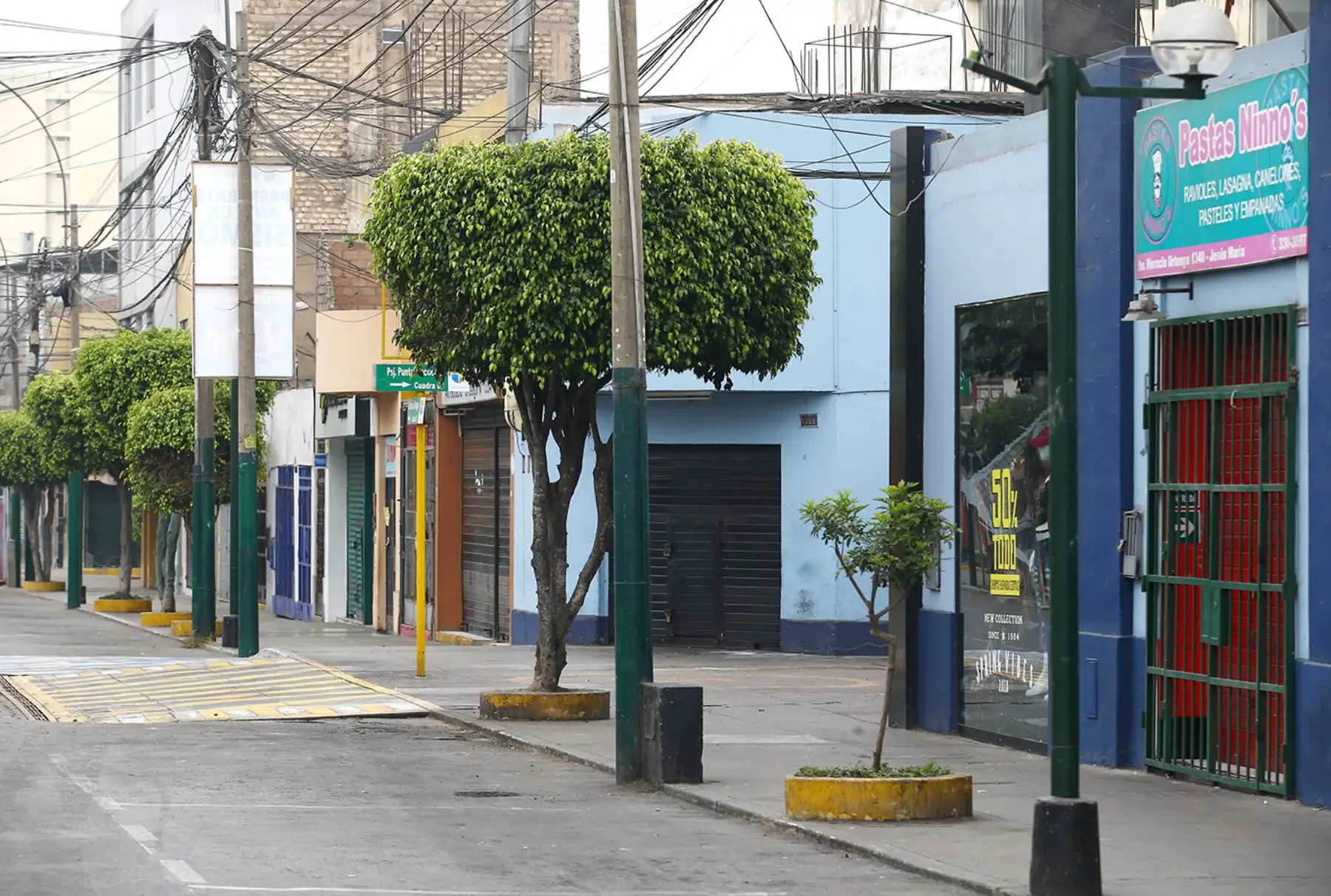 LIMA PERÚ, OCTUBRE 22. Calles vacías  durante  el Censo Nacional 2017.   Foto: ANDINA/Melina Mejía