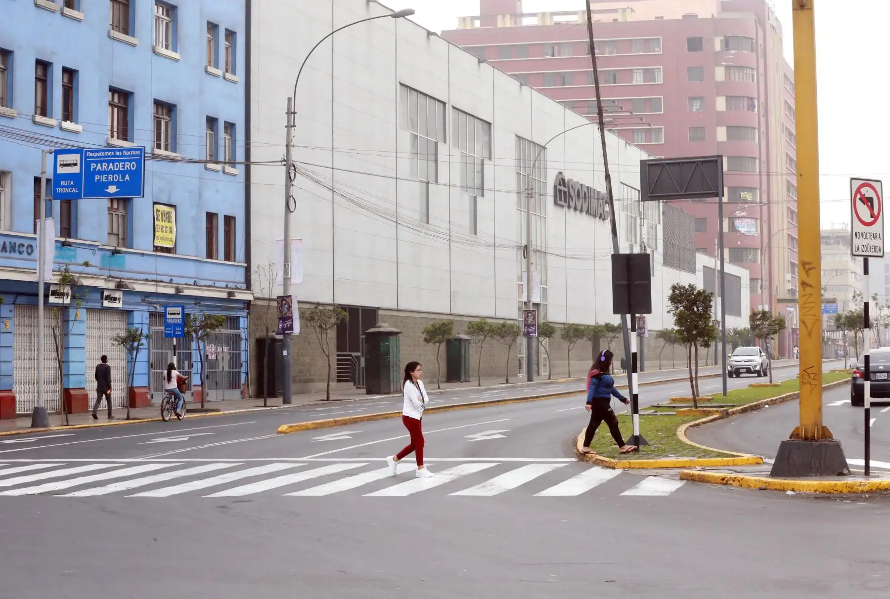 LIMA PERÚ, OCTUBRE 22. Calles vacías  durante  el Censo Nacional 2017. .Foto: ANDINA/Jhony Laurente
