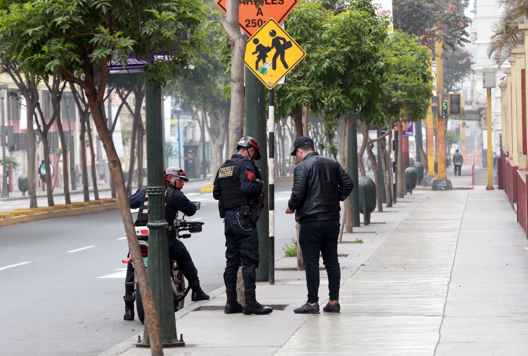 LIMA PERÚ, OCTUBRE 22. Calles vacías  durante  el Censo Nacional 2017. .Foto: ANDINA/Jhony Laurente