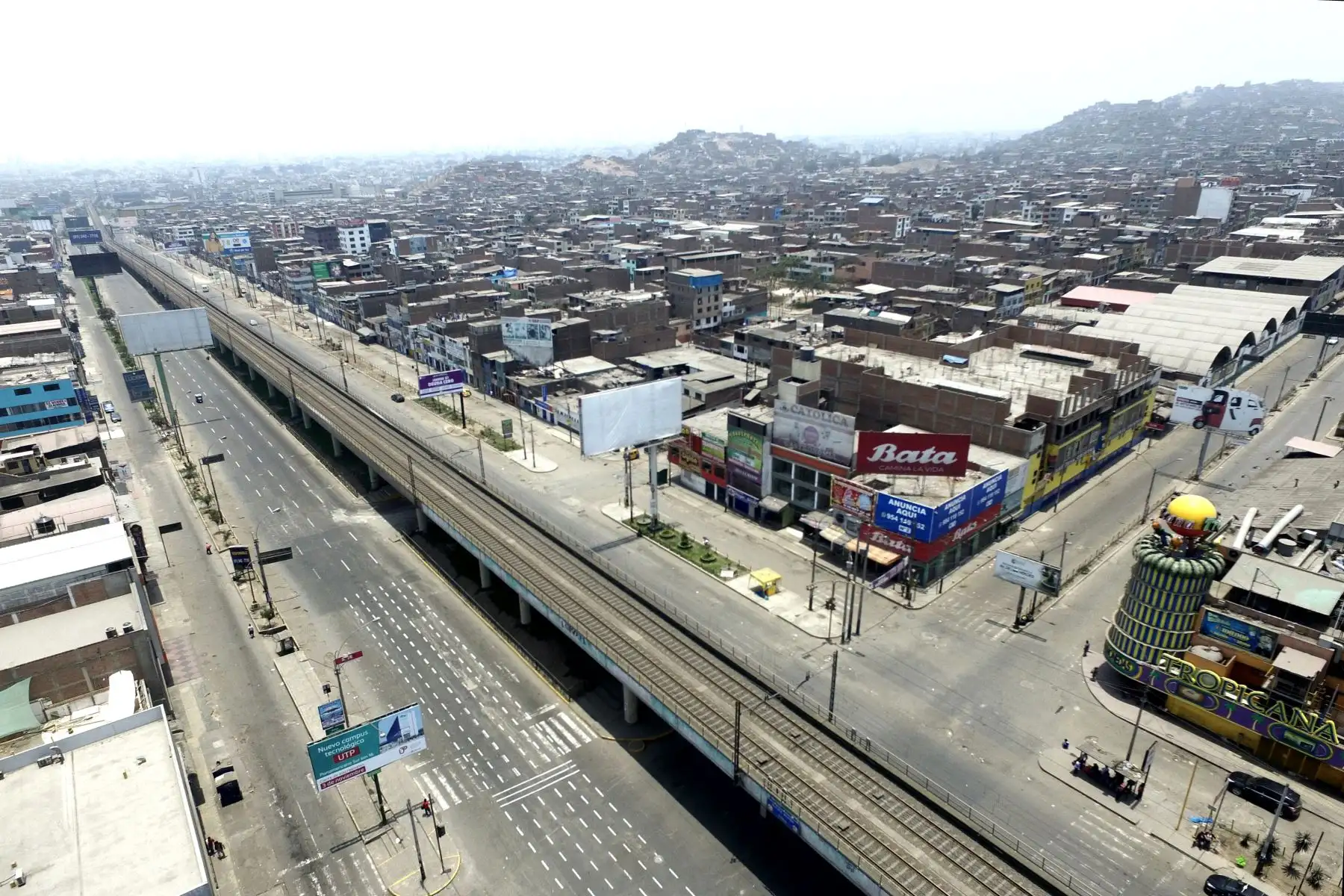 LIMA,PERÚ-OCTUBRE 22.Vista de calles vacias  en el cruce Av. San Juan con Av. Los Heroes en SJM por Censo 2017 en Villa María del Triunfo.
Foto: ANDINA/archivo