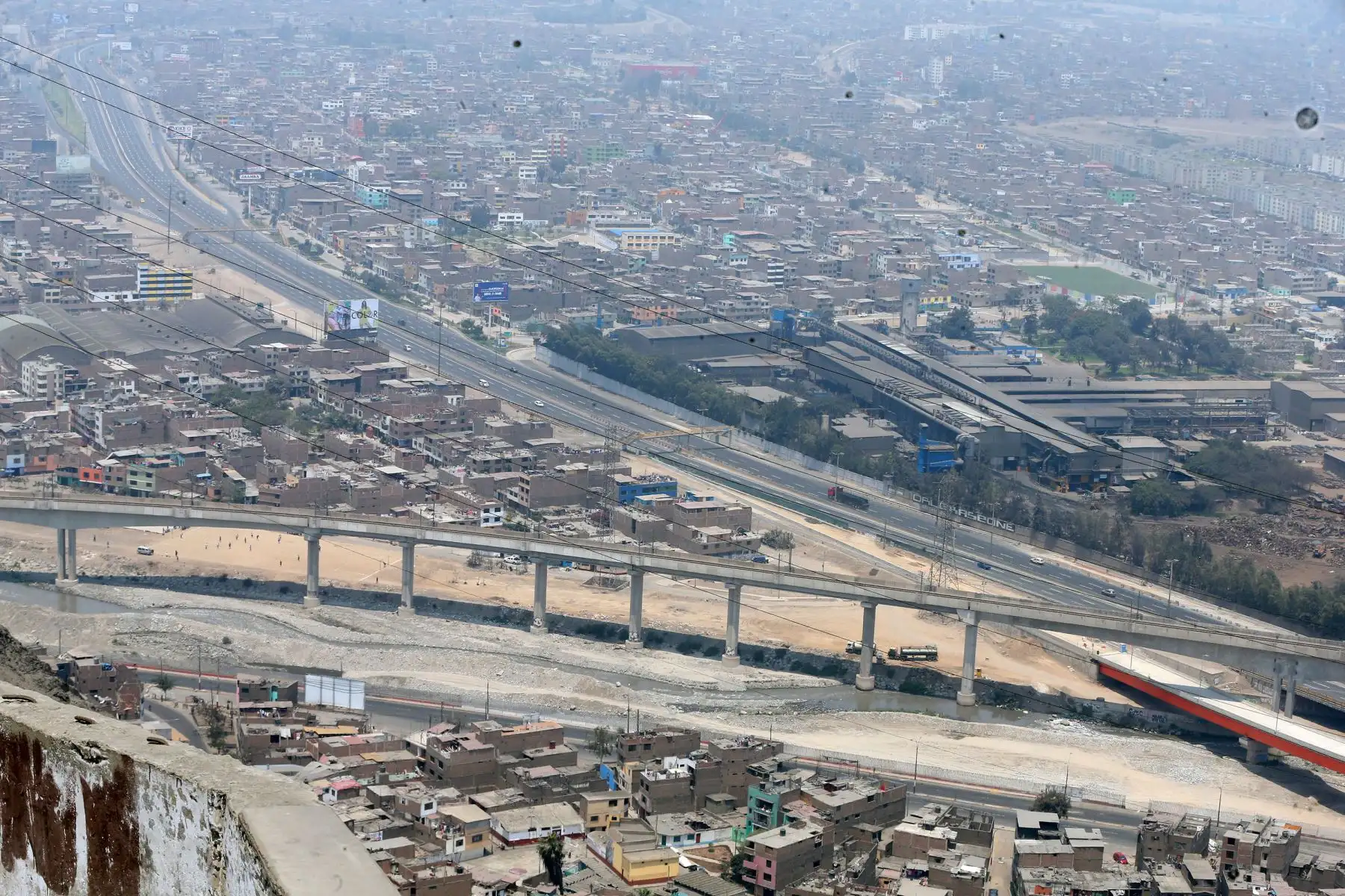 LIMA PERÚ, OCTUBRE 22. Vista panoramica de Lima desde el cerro San Cristobal durante  el Censo Nacional 2017.Foto: ANDINA/ Vidal Tarqui