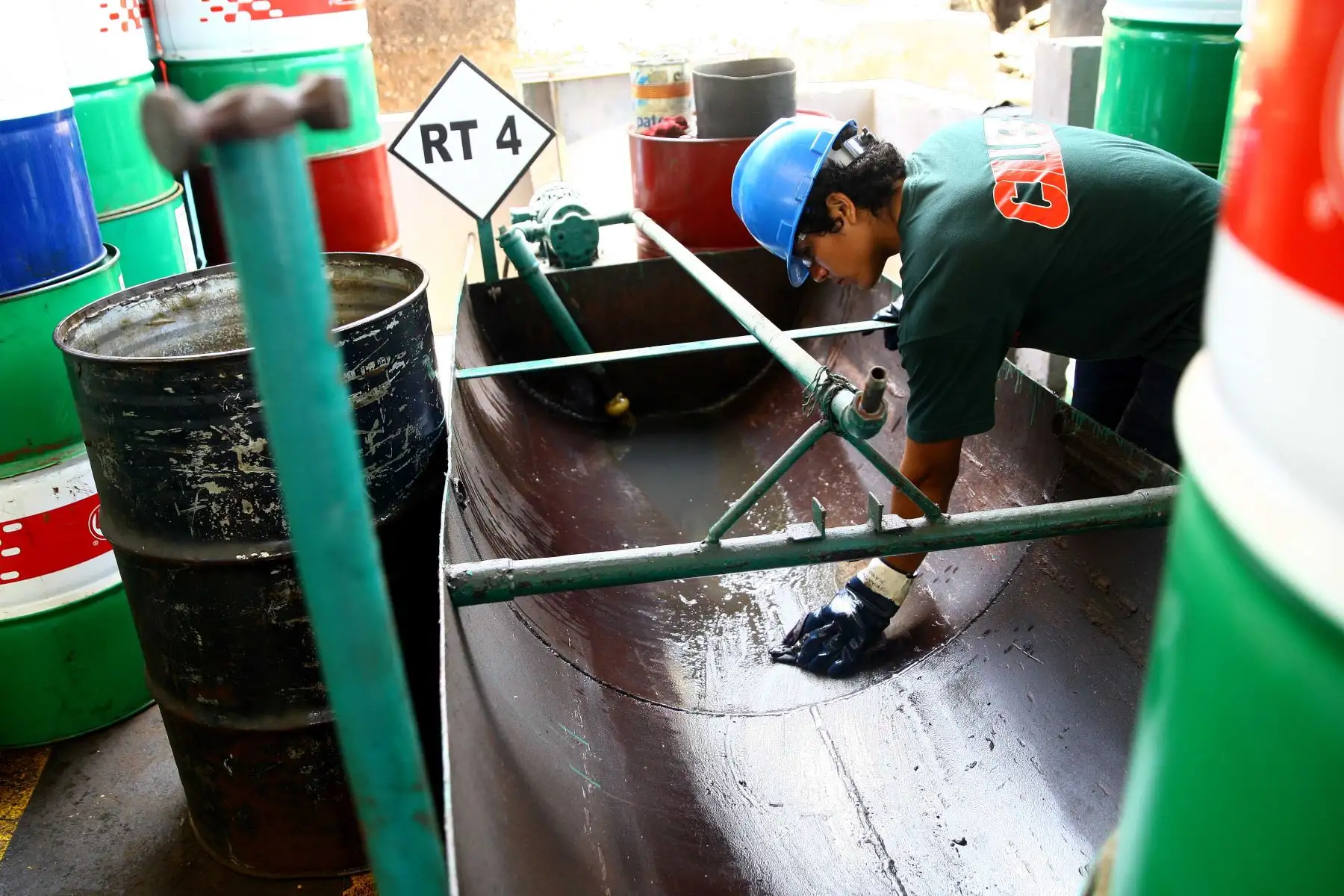 Lubricante usado es totalmente deshidratado para alcanzar calidad.Foto:  ANDINA/Luis Iparraguirre