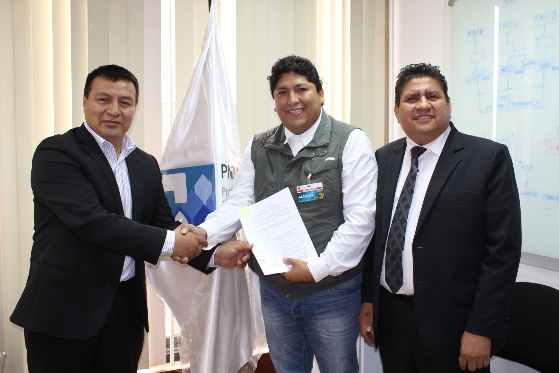 Ministerio de Vivienda suscribió convenio con Municipalidad de Padre Abad para mejorar servicio de saneamiento en Aguaytía. ANDINA/Difusión