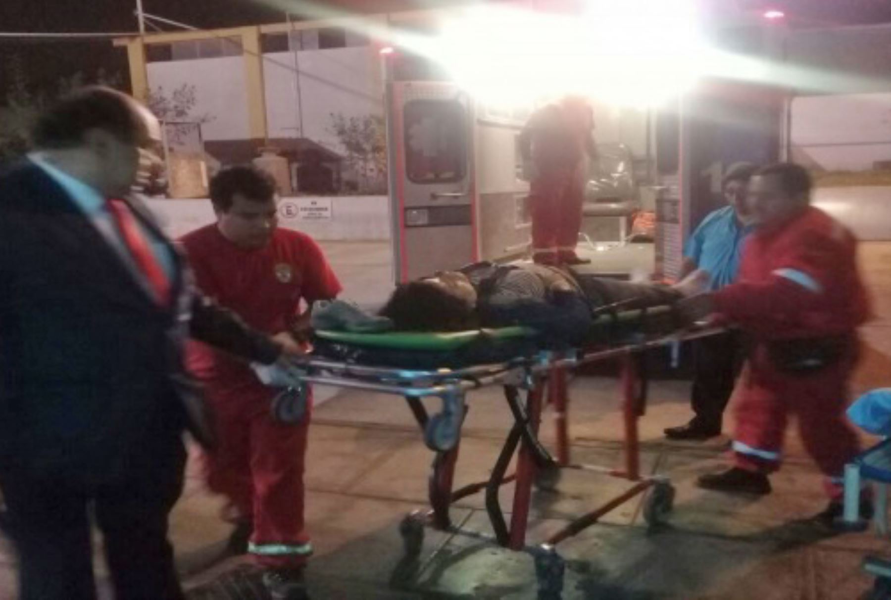 Médicos sufren accidente vehicular en Tacna.