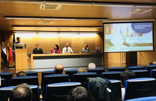 La Comunidad Andina está conformada por los países de Bolivia, Colombia, Ecuador y Perú.