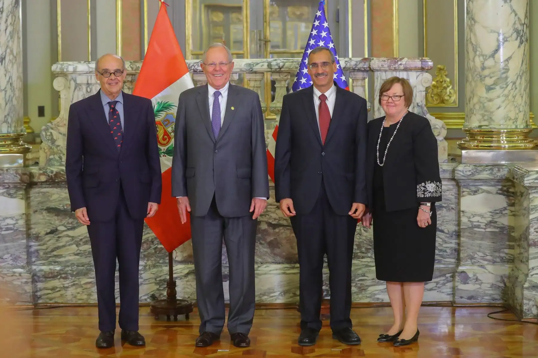 Peru: New US ambassador presents credentials to President Kuczynski