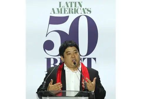 El chef Mitsuharu Tsumura, del restaurante peruano Maido, se convirtió en el mejor de Latinoamérica. Foto: Efe.