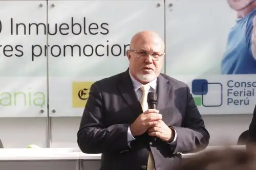 Ministro Bruce reitera que hay buscar reducir el costo financiero hipotecario. ANDINA/Eddy Ramos