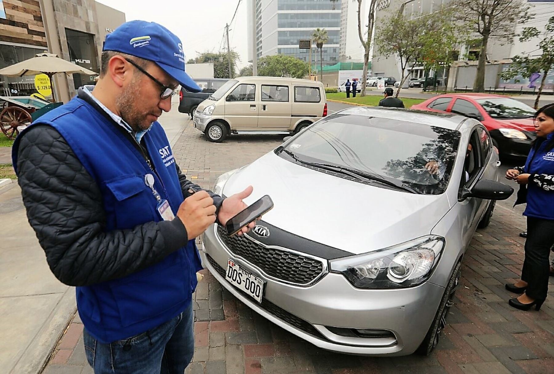Más de 100 vehículos con deudas tributarias fueron capturados en Lima. Foto: ANDINA/Difusión.