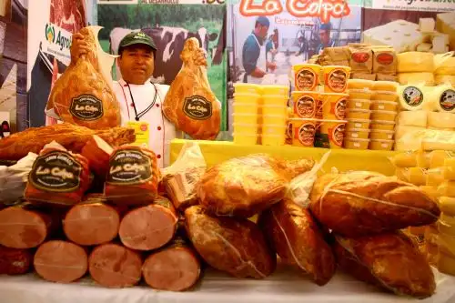 Ferias en el Perú. ANDINA/Luis Iparraguirre