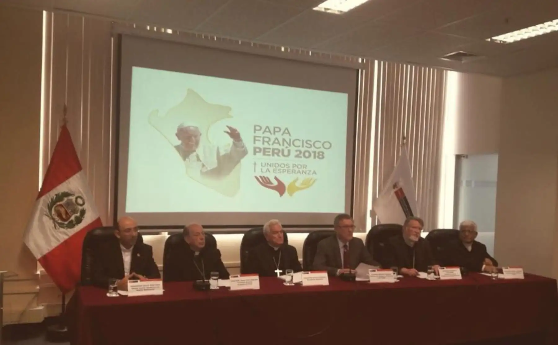 En su visita a Puerto Maldonado, el Papa Francisco sostendrá un encuentro histórico con fieles representantes de más de cien comunidades indígenas, principalmente amazónicas, procedentes no solo del Perú sino también de Bolivia y Brasil, informó hoy el vicario apostólico de Puerto Maldonado, monseñor David Martínez Aguirre de Guinea.
