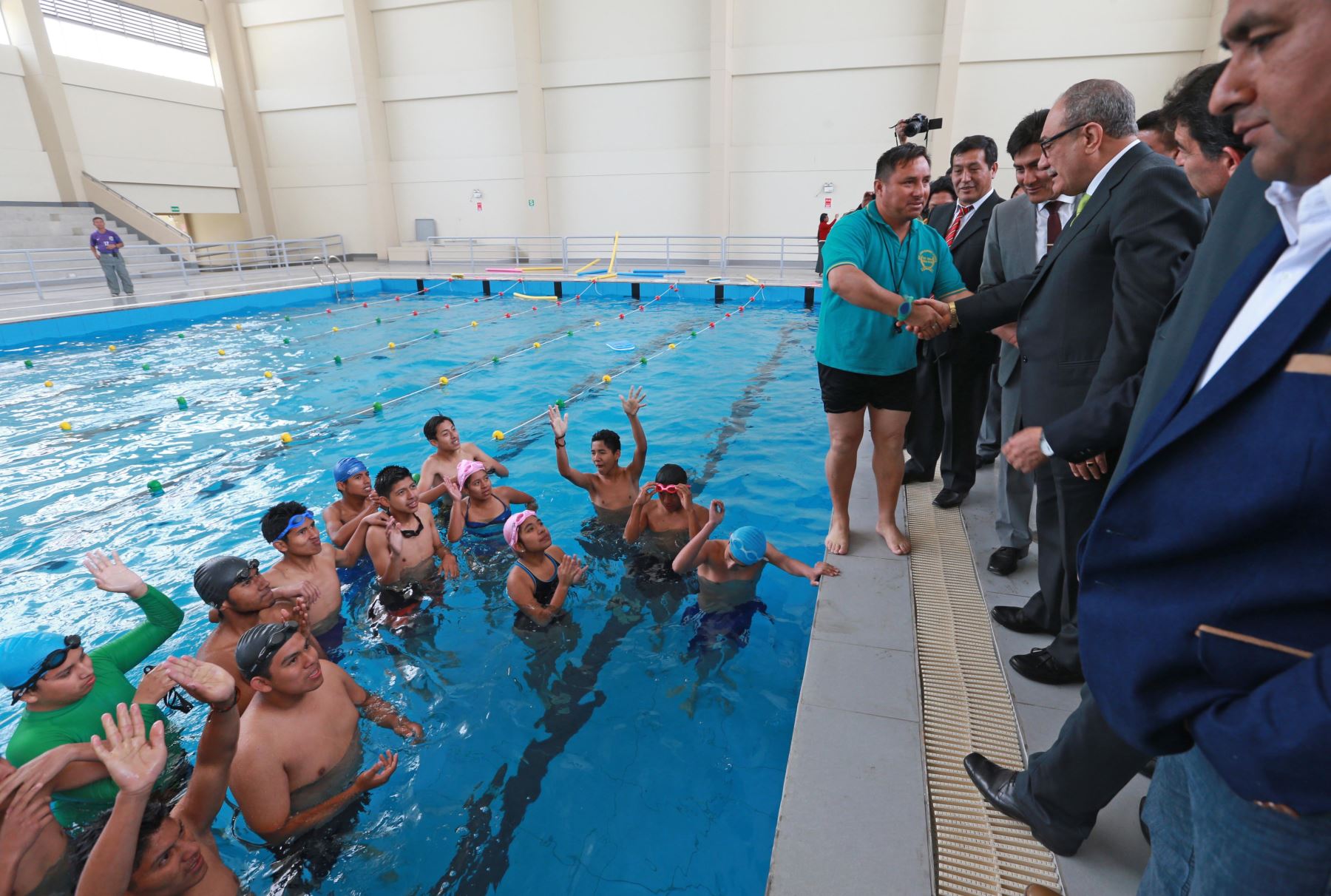 Colegio cuenta ahora con piscina para la práctica del deporte de sus estudiantes. Foto: ANDINA/Norman Córdova