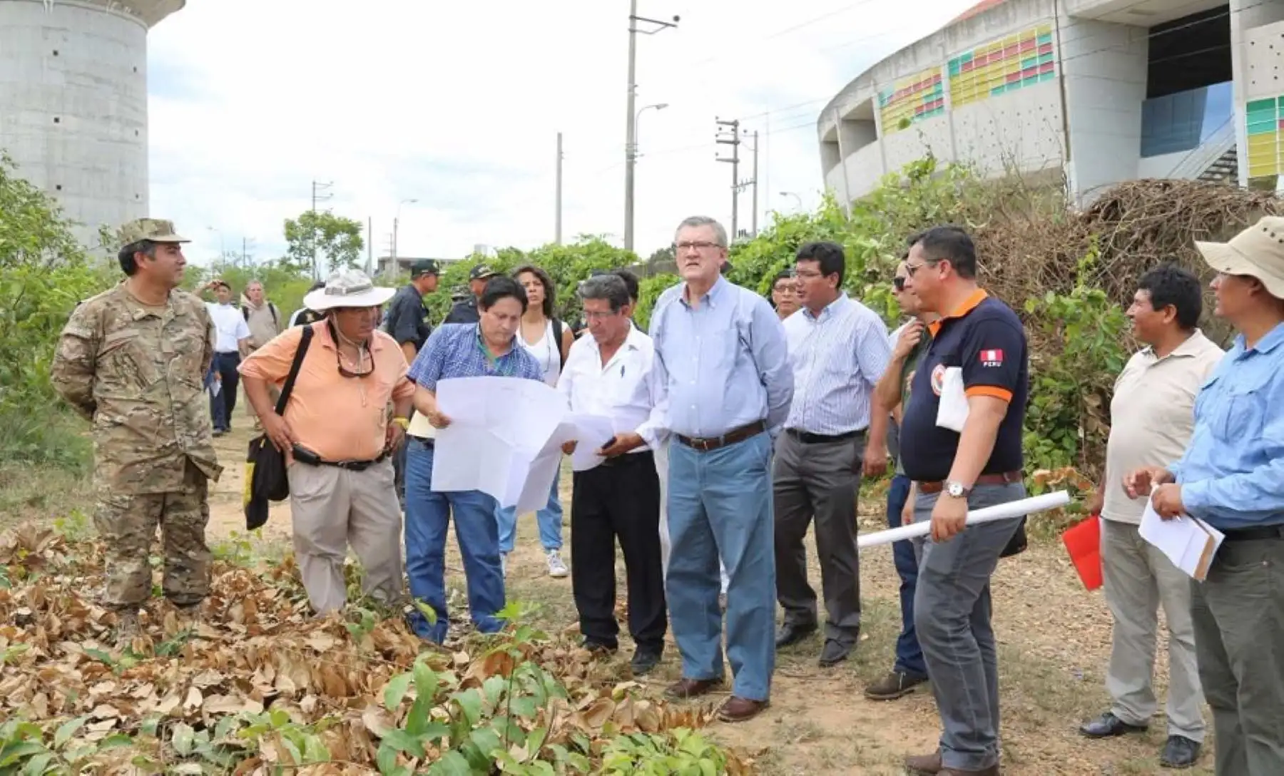 ministro de Trabajo y Promoción del Empleo, Alfonso Grados Carraro, encargado del Ejecutivo para la organización de la visita del Papa Francisco al Perú, acompañado de autoridades regionales visita lugares donde estará el Sumo Pontífice en su visita a Puerto Maldonado.