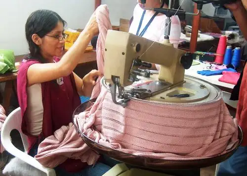 Exportaciones de prendas de fibra de alpaca. ANDINA/Difusión