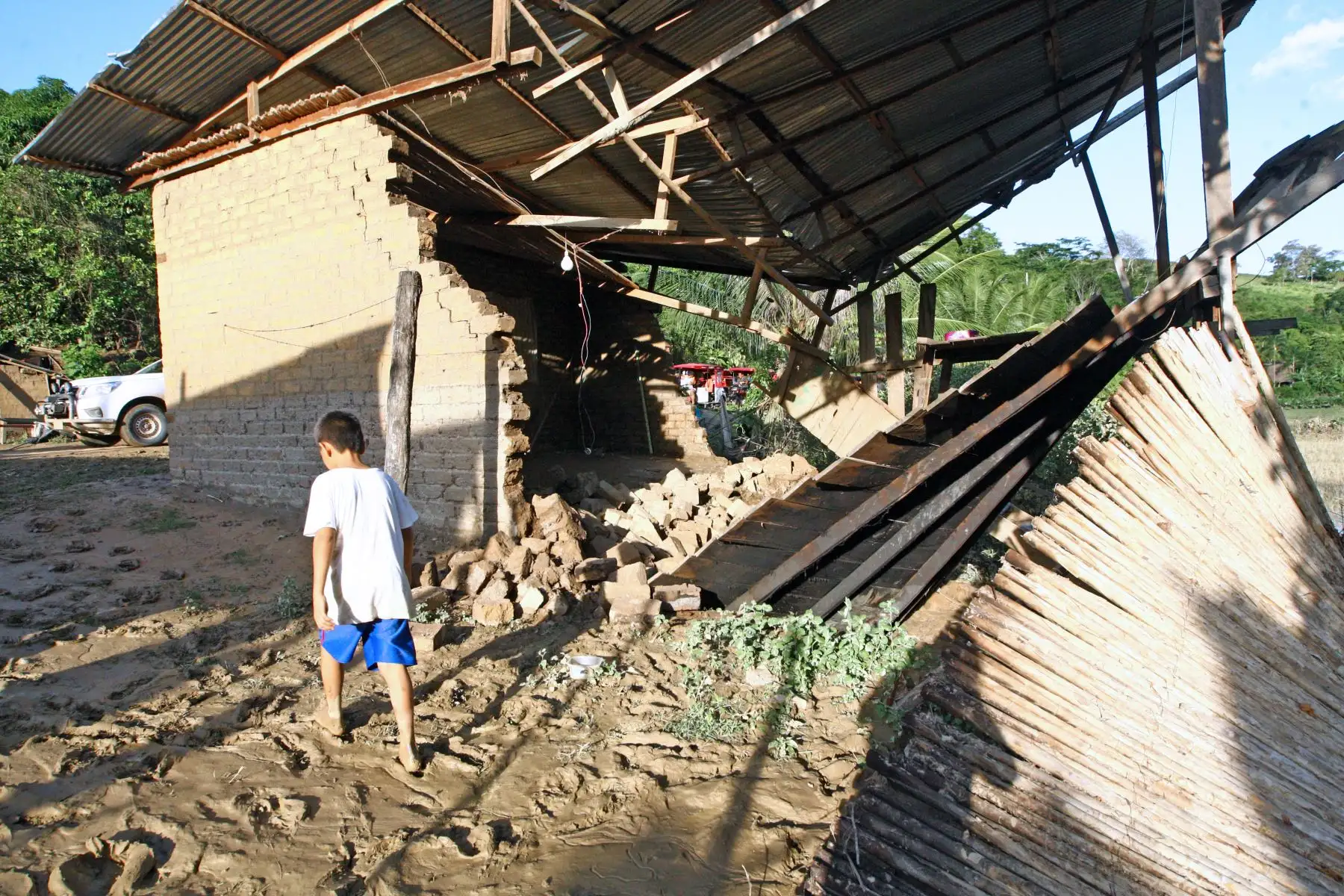 El Ministerio de Agricultura y Riego (Minagri) dispuso de manera inmediata, a través de Agro Rural, la entrega de ayuda a los pobladores de los distritos de Shamboyacu, Tres Unidos y Tingo de Ponaza, afectados por inundaciones tras el desborde del río Ponaza. ANDINA/Melina Mejía