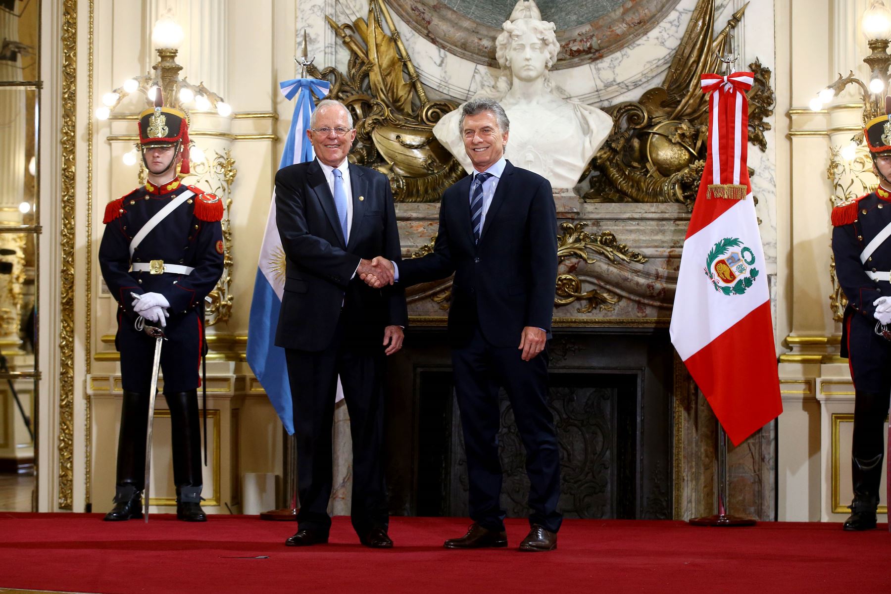 Presidente Kuczynski llega a la Casa Rosada para sostener una reunión de trabajo con su homólogo de Argentina, Mauricio Macri. Foto: ANDINA/ Prensa Presidencia
