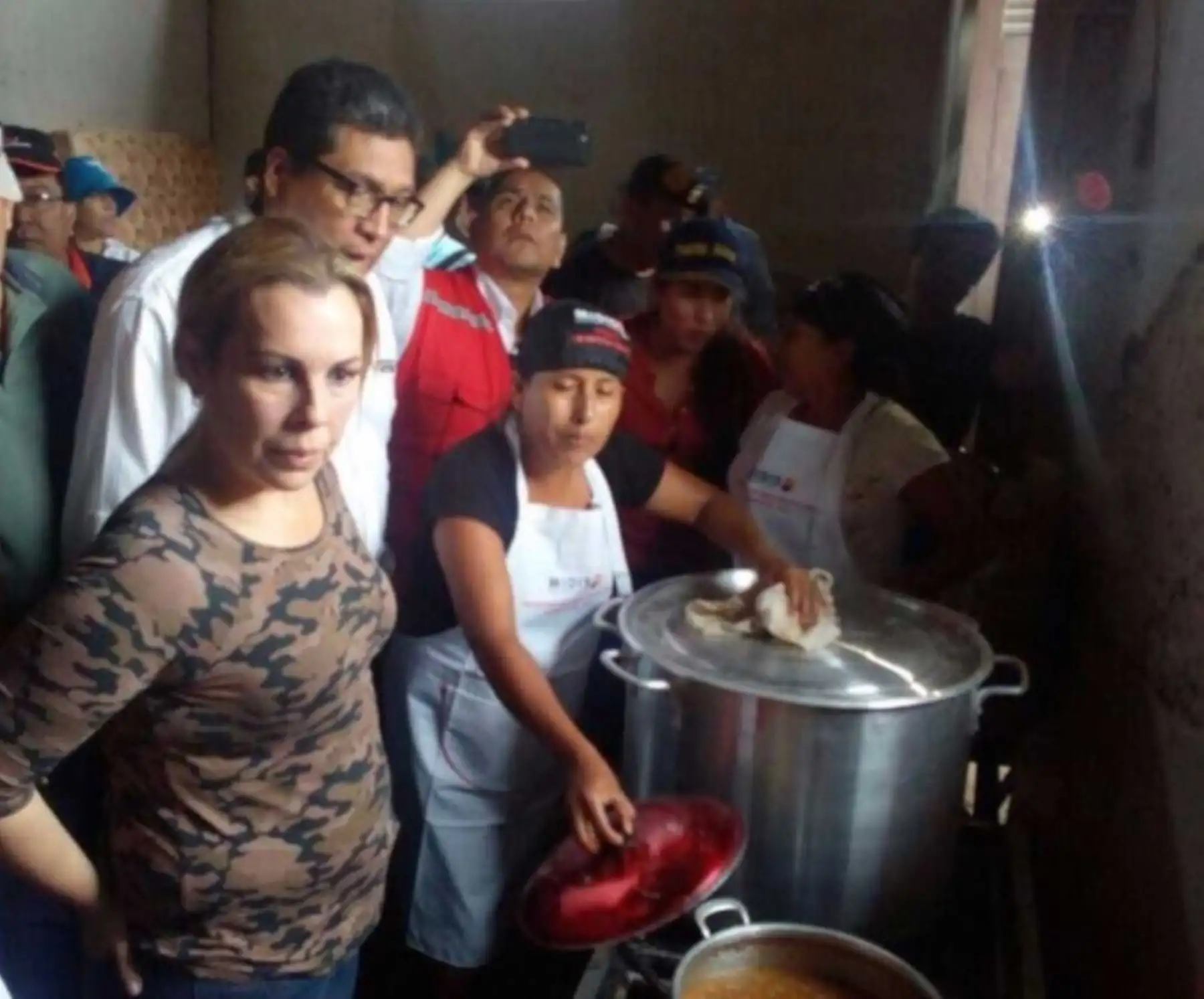 “Nuestra prioridad es atender a nuestros niños y las familias. Hemos ubicado 10 colegios afectados, donde el servicio de Qali Warma se ha interrumpido. La idea es reponer y priorizar la alimentación para la atención inmediata en las escuelas”, anunció la ministra Fiorella Molinelli, desde la zona afectada por el desborde de los ríos en la región San Matín.