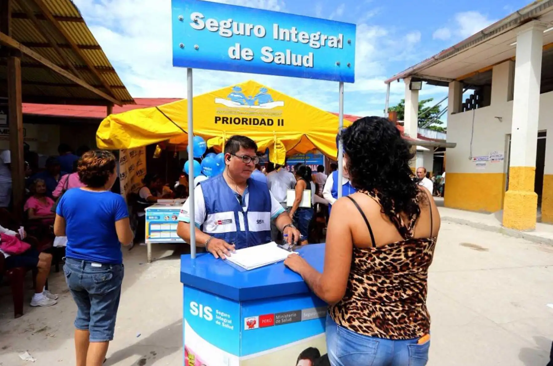 SIS lanza campaña de beneficios al asegurado en idiomas originarios.