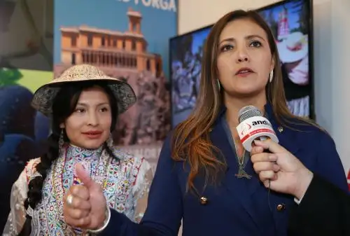 Gobernadora regional Yamila Osorio desea éxitos a Gobierno de Martín Vizcarra. ANDINA/Norman Córdova