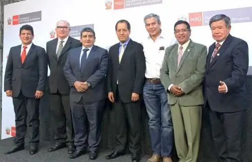 El nuevo director ejecutivo de la Autoridad para la Reconstrucción con Cambios (ARCC), Edgar Quispe Remón, se reunió con los gobernadores de las regiones afectadas por El Niño Costero, en el cierre del IV Gore Ejecutivo realizado en la Presidencia del Consejo de Ministros (PCM).