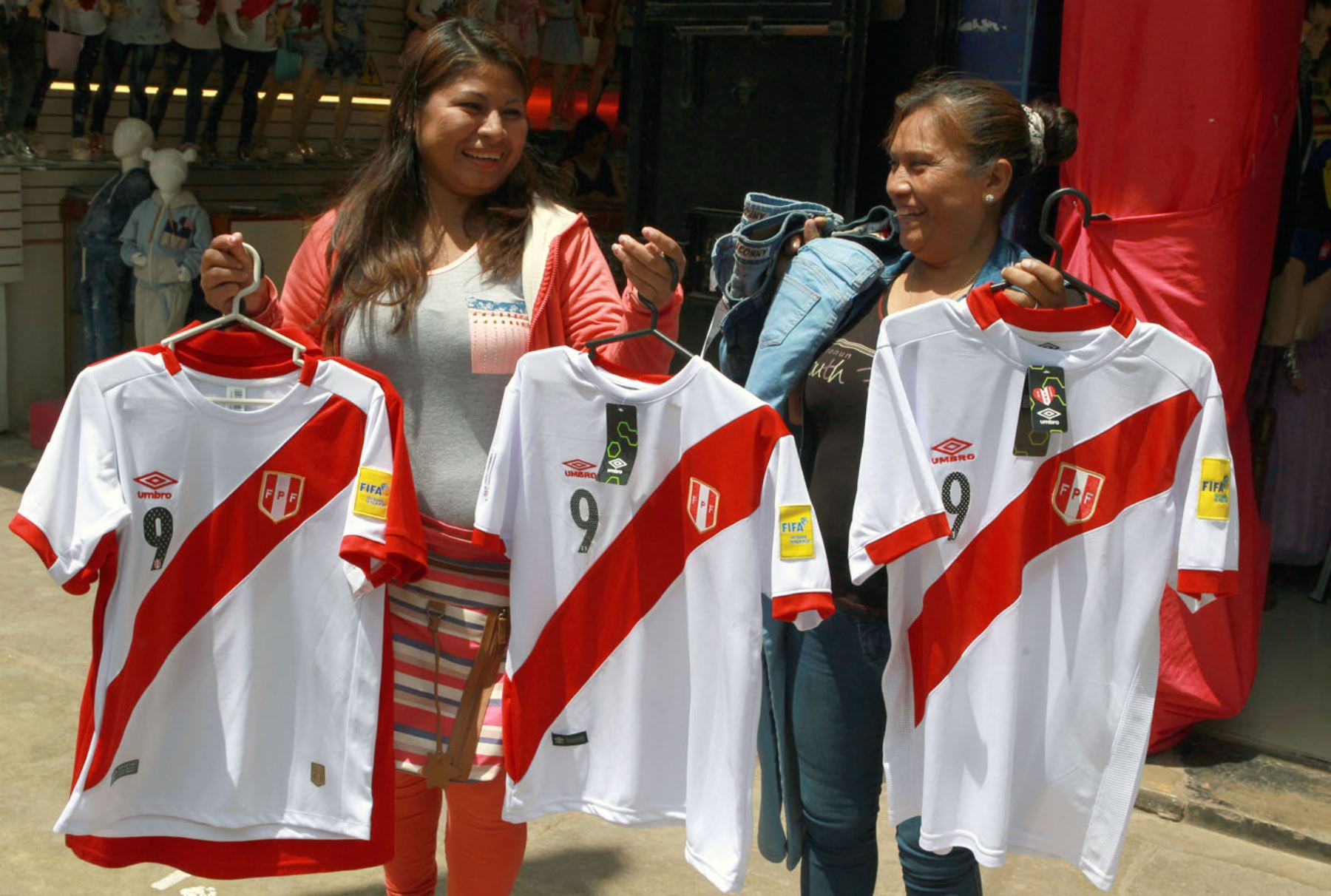 Peru: Lima clothing emporium to record over US$609 million in World Cup ...