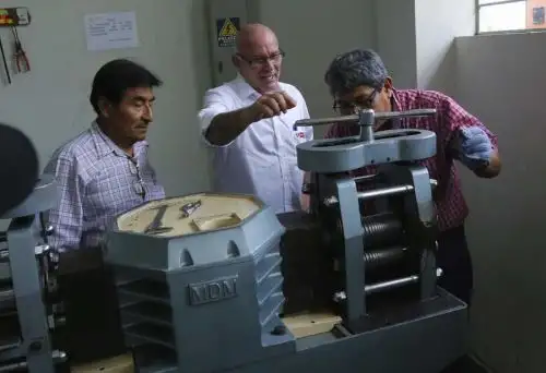 Luego de los embates ocasionados por el fenómeno climático de El Niño Costero, la actividad artesanal en Piura viene recuperándose, afirmó el ministro de Comercio y Turismo, Eduardo Ferreyros.