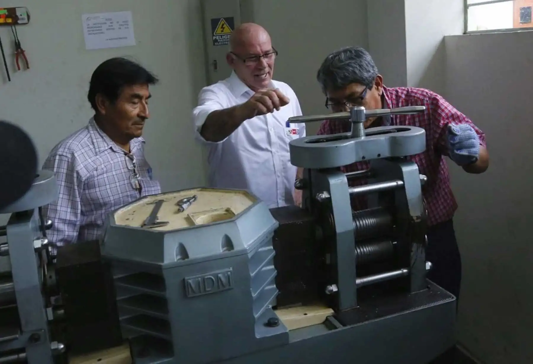Luego de los embates ocasionados por el fenómeno climático de El Niño Costero, la actividad artesanal en Piura viene recuperándose, afirmó el ministro de Comercio y Turismo, Eduardo Ferreyros.