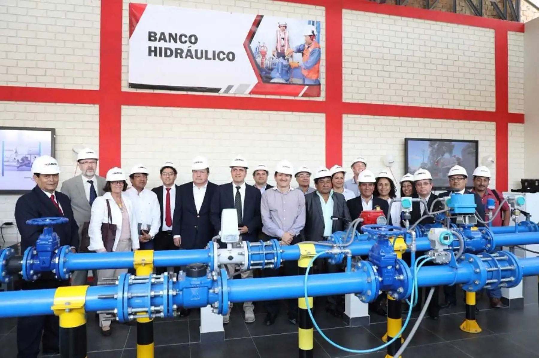 El Servicio Nacional de Capacitación para la Industria de la Construcción (Sencico), optimiza su formación y capacitación técnica en el sector saneamiento, a través del equipamiento de un Banco Hidráulico en su sede de Piura, cuya inauguración contó con la participación del presidente ejecutivo de la entidad, Rudecindo Vega Carreazo.