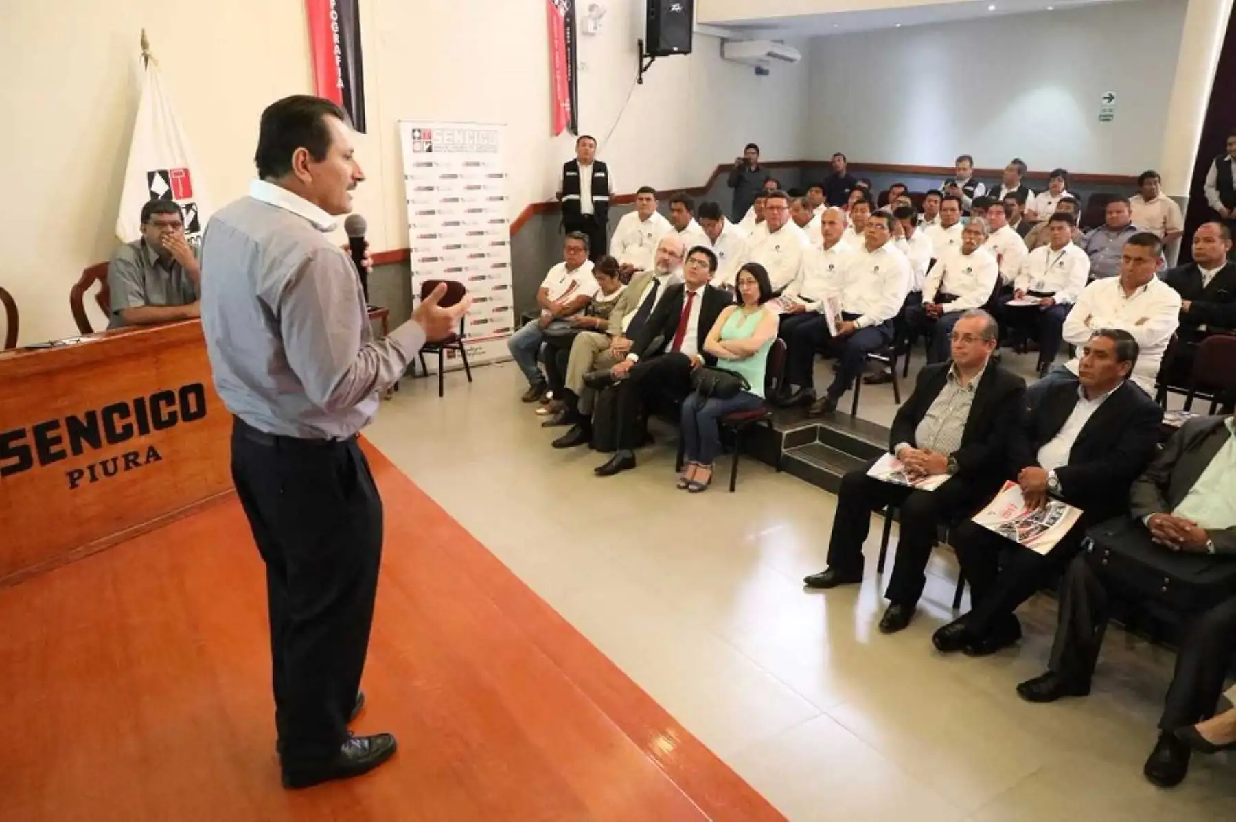 Presidente ejecutivo del Sencico, Rudecindo Vega.