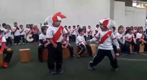 Escolares huancaínos también expresaron su emoción ante la posibilidad de que nuestra selección nacional de fútbol clasifique al Mundial Rusia 2018, y por ello transmitieron sus mejores deseos de triunfo en el partido de ida que sostendrá esta noche con su similar de Nueva Zelanda.