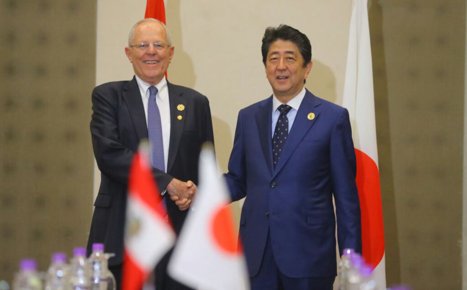 Presidente Kuczynski y primer ministro japonés, Shinzō Abe sostuvieron encuentro bilateral en APEC 2017.Foto:ANDINA/Presidencia