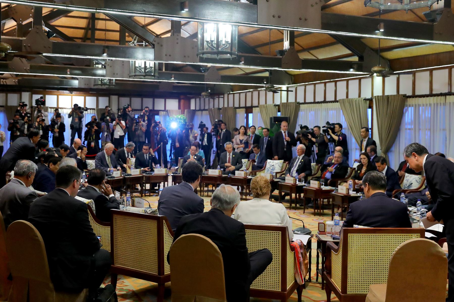Mandatario peruano participó en diálogo informal con los jefe de Estado de la Asociación de Naciones del Sudoeste Asiático - ASEAN.  Foto: ANDINA/Prensa Presidencia