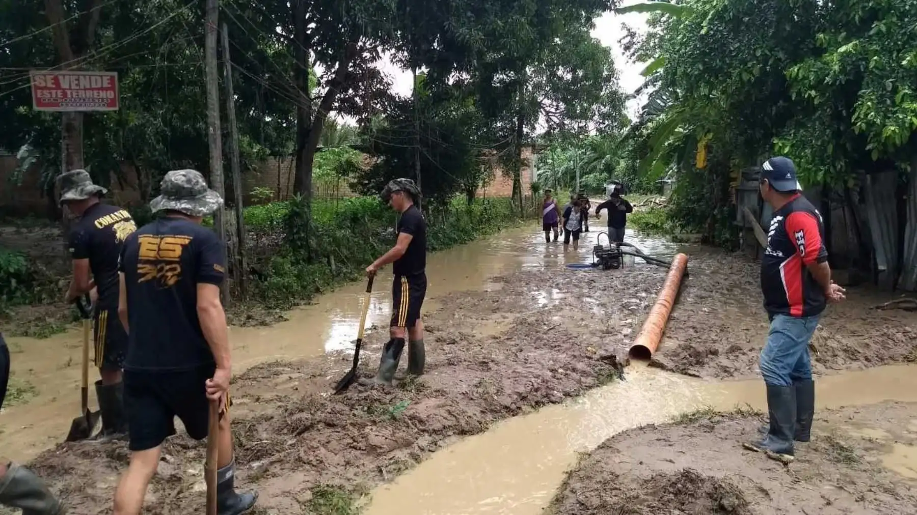 Ejército despliega personal para atender a afectados por inundaciones en San Martín