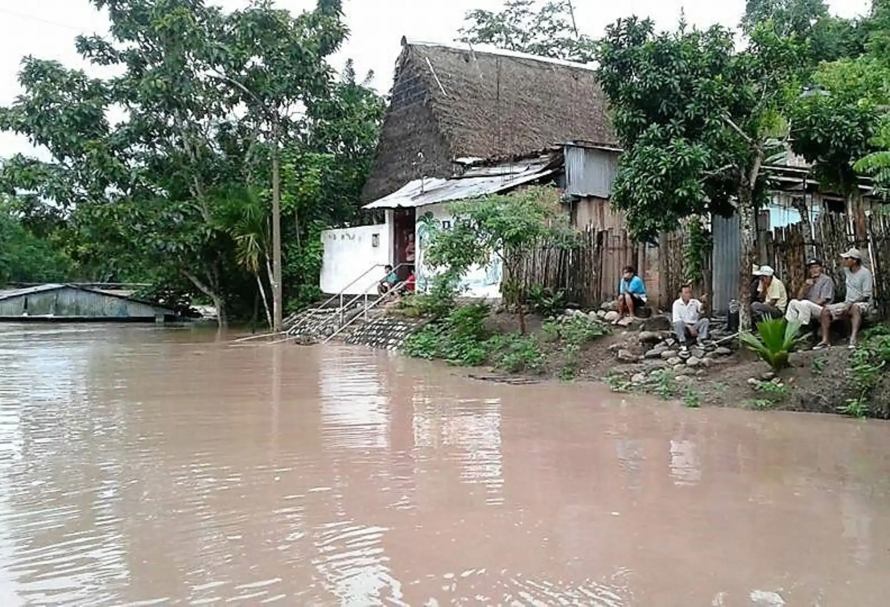 Unen esfuerzos para atender a afectados por inundaciones en región San Martín. ANDINA