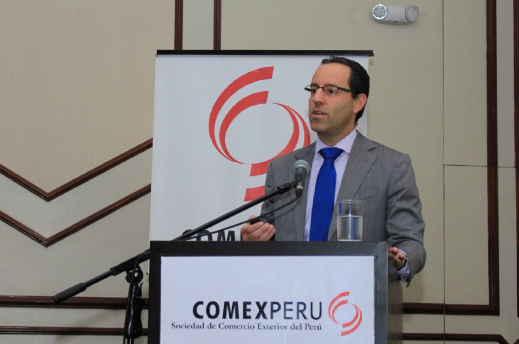 Director General de Política de Promoción de la Inversión Privada del MEF. Camilo Carrillo.  Foto: Comex Perú.