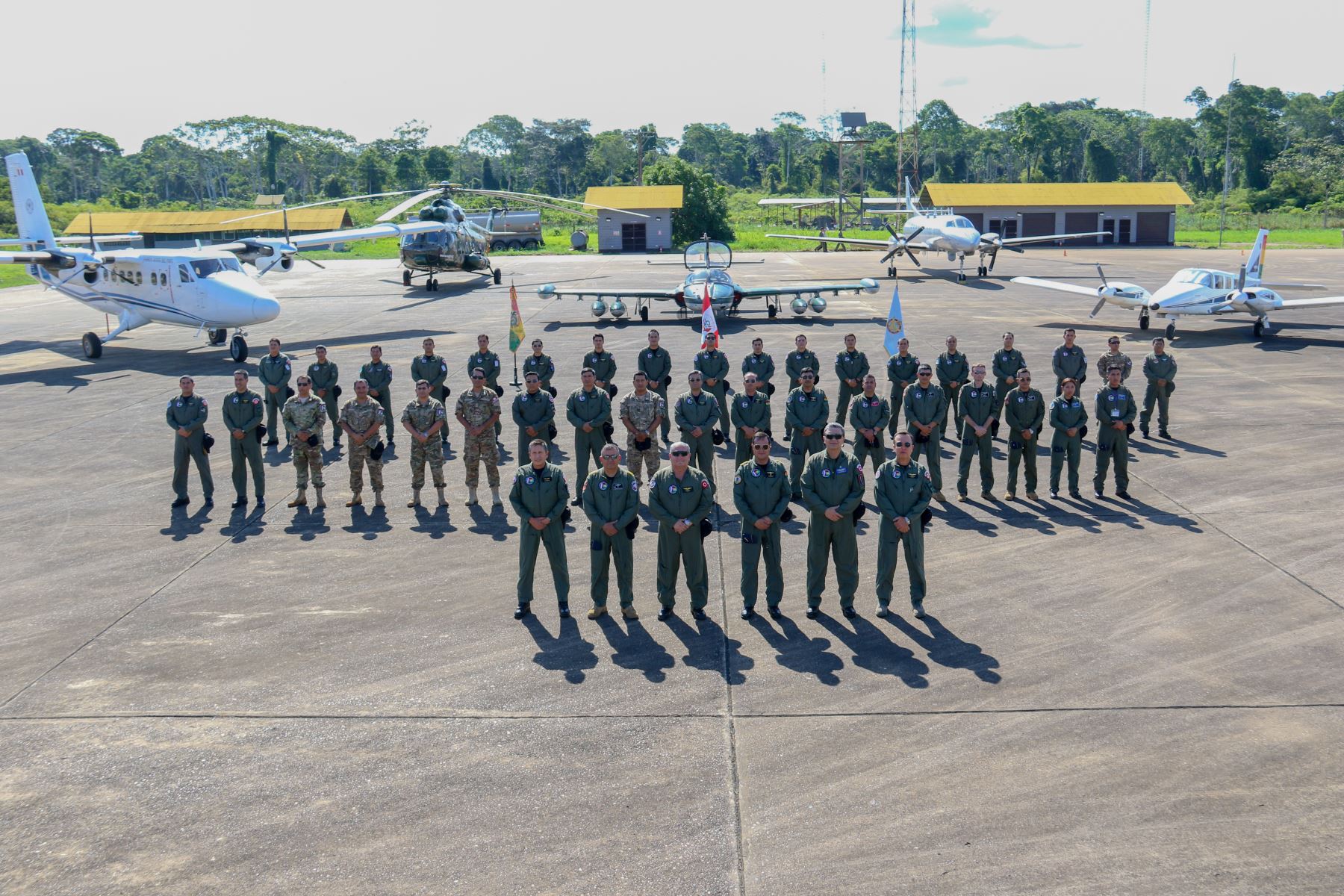 Personal militar de Perú y Bolivia que participarán en ejercicio.