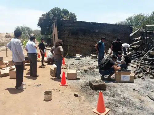 Universitarios se suman a labores de rescate en el complejo Ventarrón. ANDINA