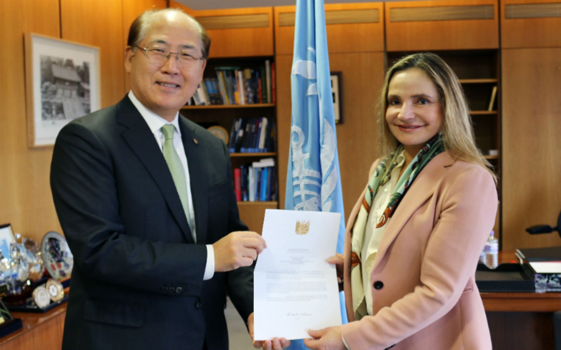Peruvian ambassador presents credential letters to IMO Secretary General