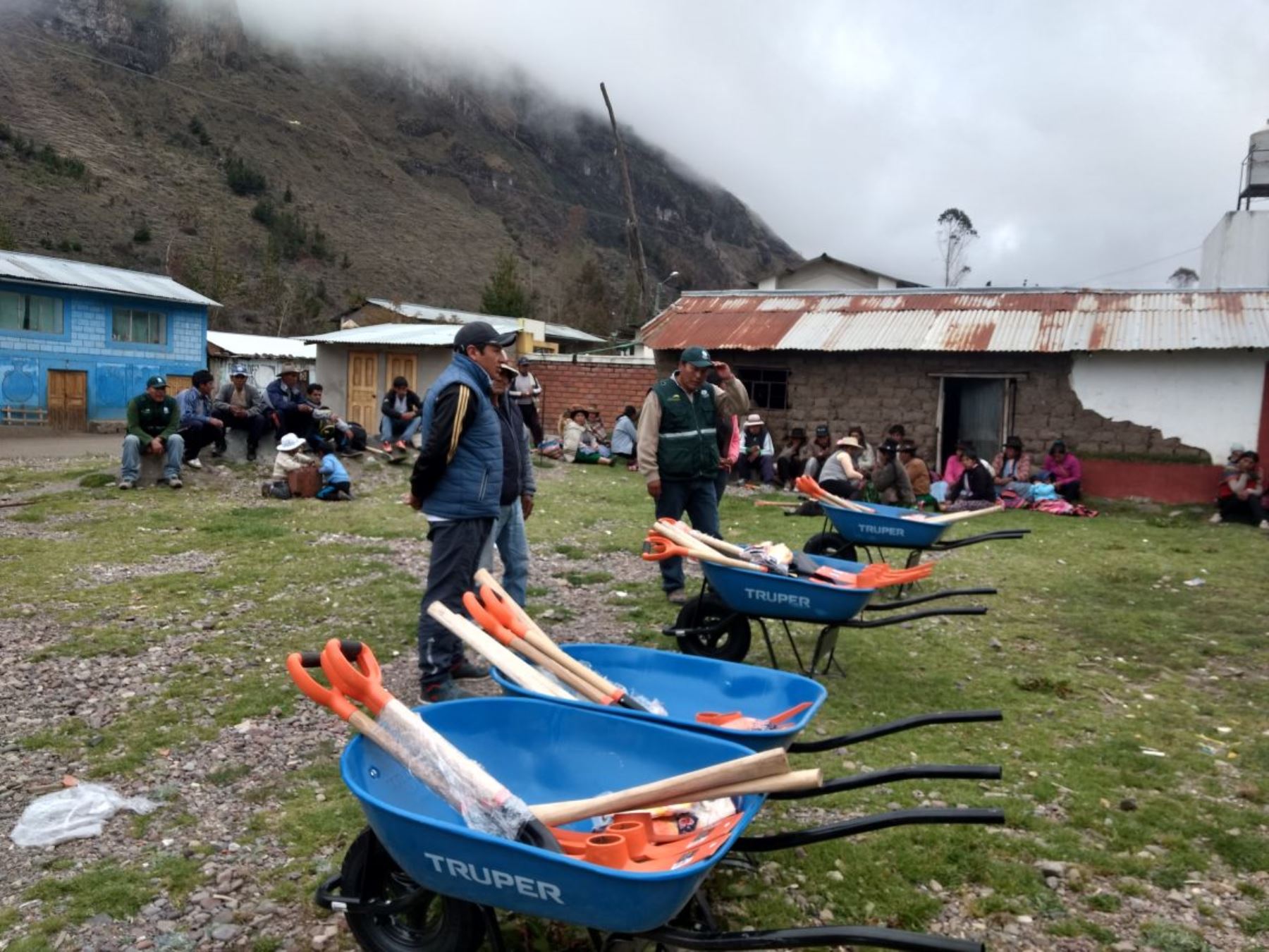 Comunidades de Puno construyen diques y zanjas para conservar agua y suelos. ANDINA/Difusión