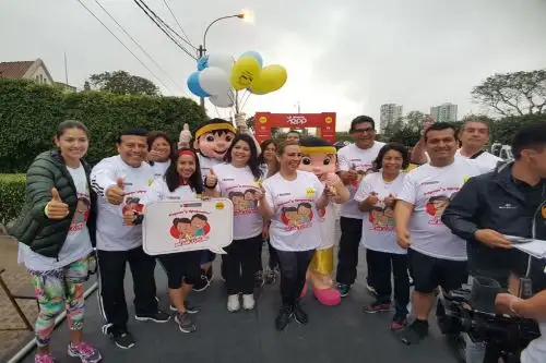 Ministra Fiorella Molinelli participó en maratón.