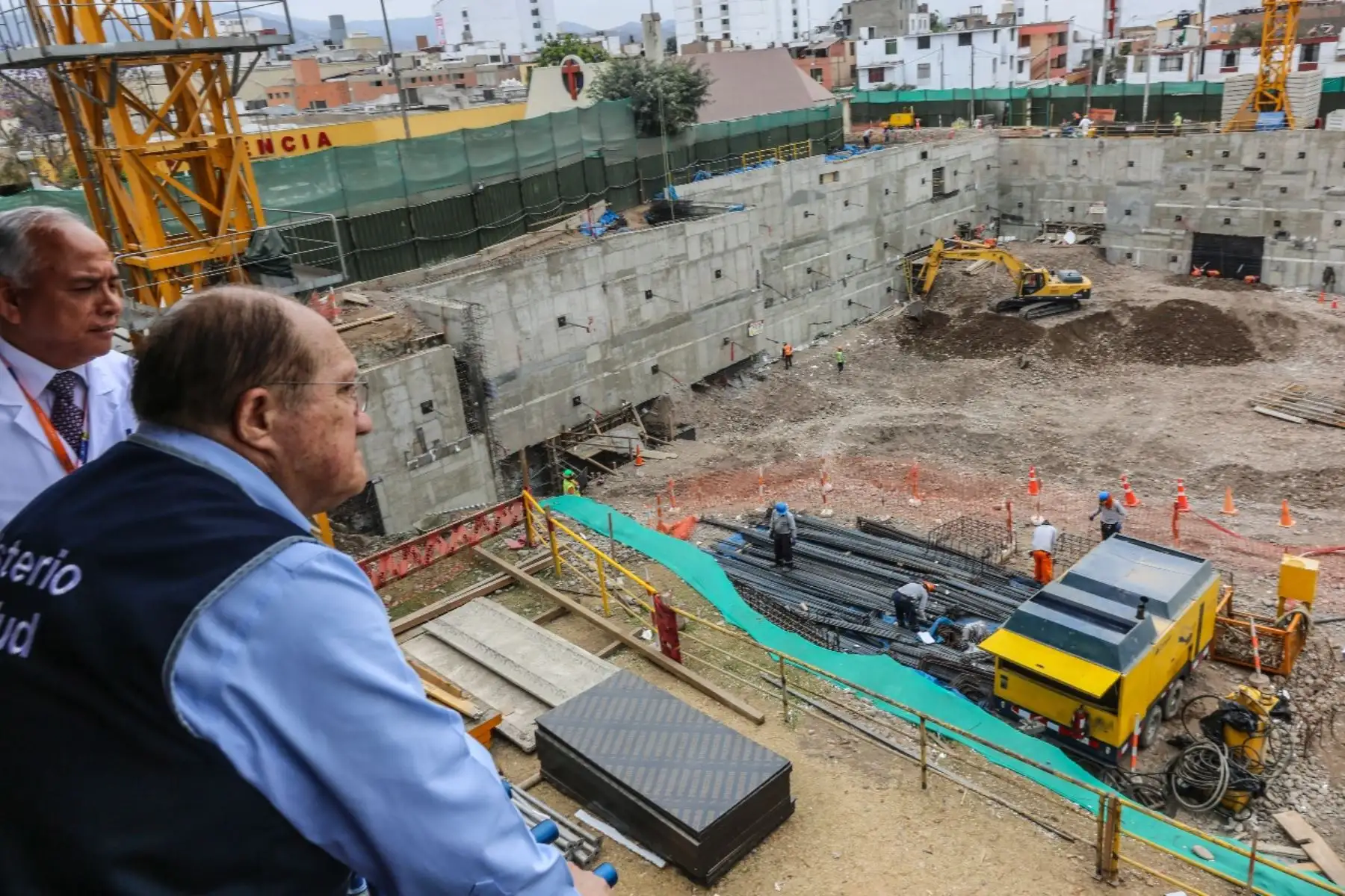 Reinician obras de construcción de torre "Esperanza" en INEN: Foto: Andina/Difusión.