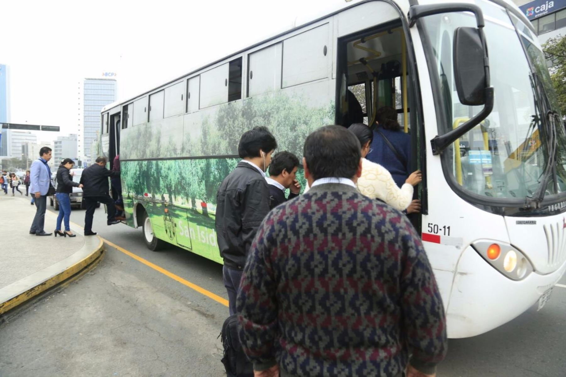 Servicio de transporte gratuito alterno al automóvil se ofrece en San Isidro. Foto: Andina/Difusión