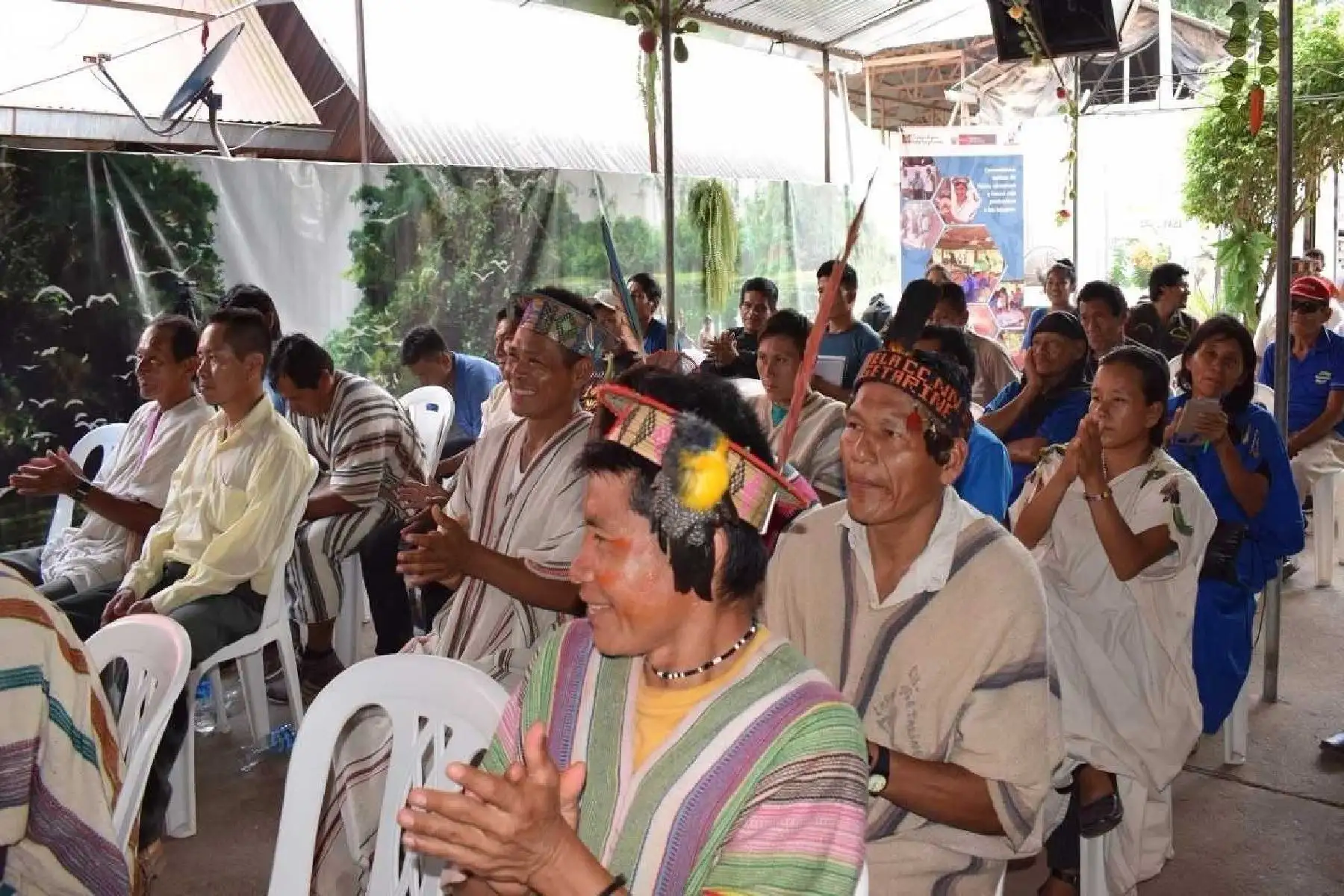 Las 15 comunidades nativas recibirán S/ 713,728 del Programa Bosques del Minam para incentivar sus actividades productivas amigables con el ambiente.