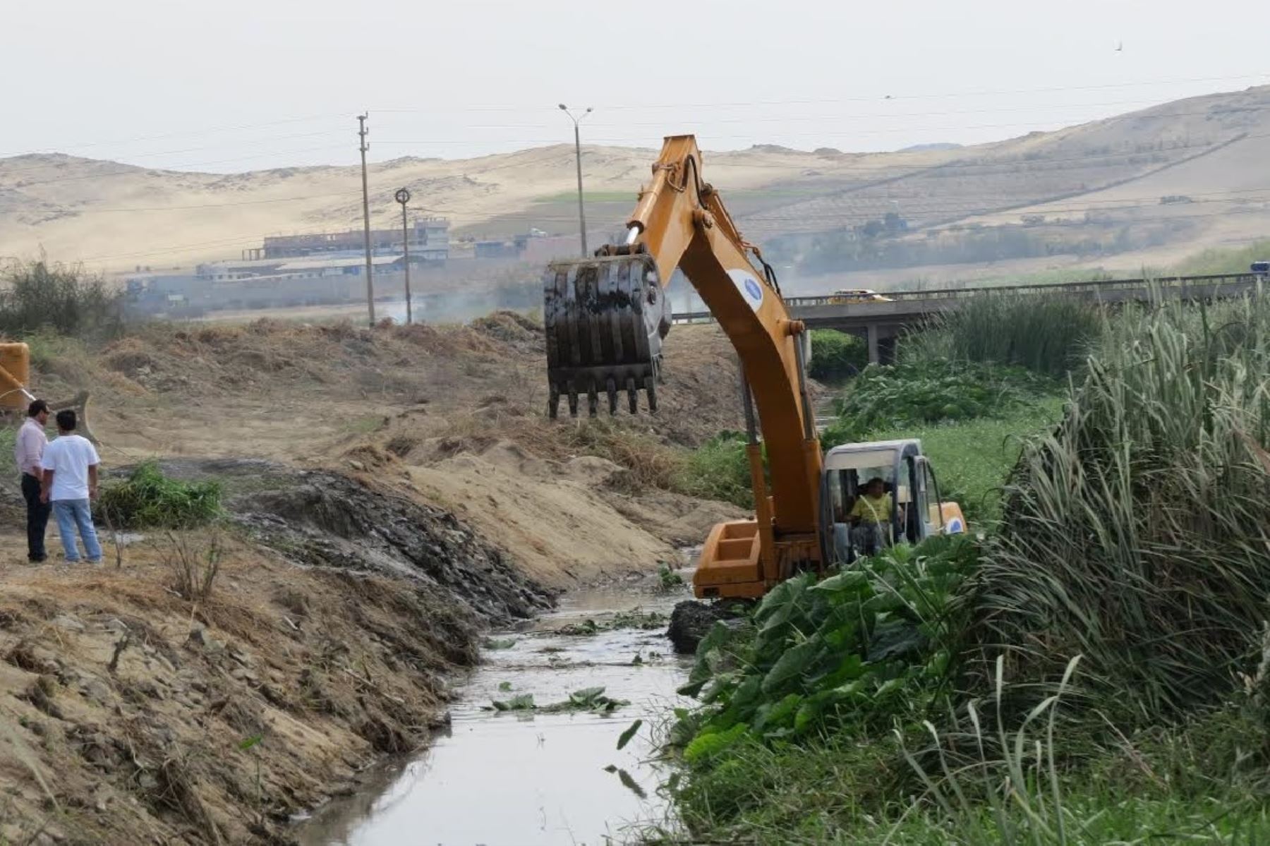 Hoy se inician trabajos de descolmatación en río Lacramarca, en Chimbote, Áncash. ANDINA