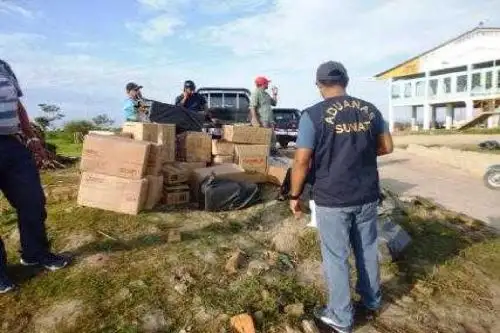 En lo que va del año, la Sunat ha intervenido en el Complejo Fronterizo de Santa Rosa 745,634 dólares no declarados, que bajo modalidades trataron de internarse ilegalmente al país.