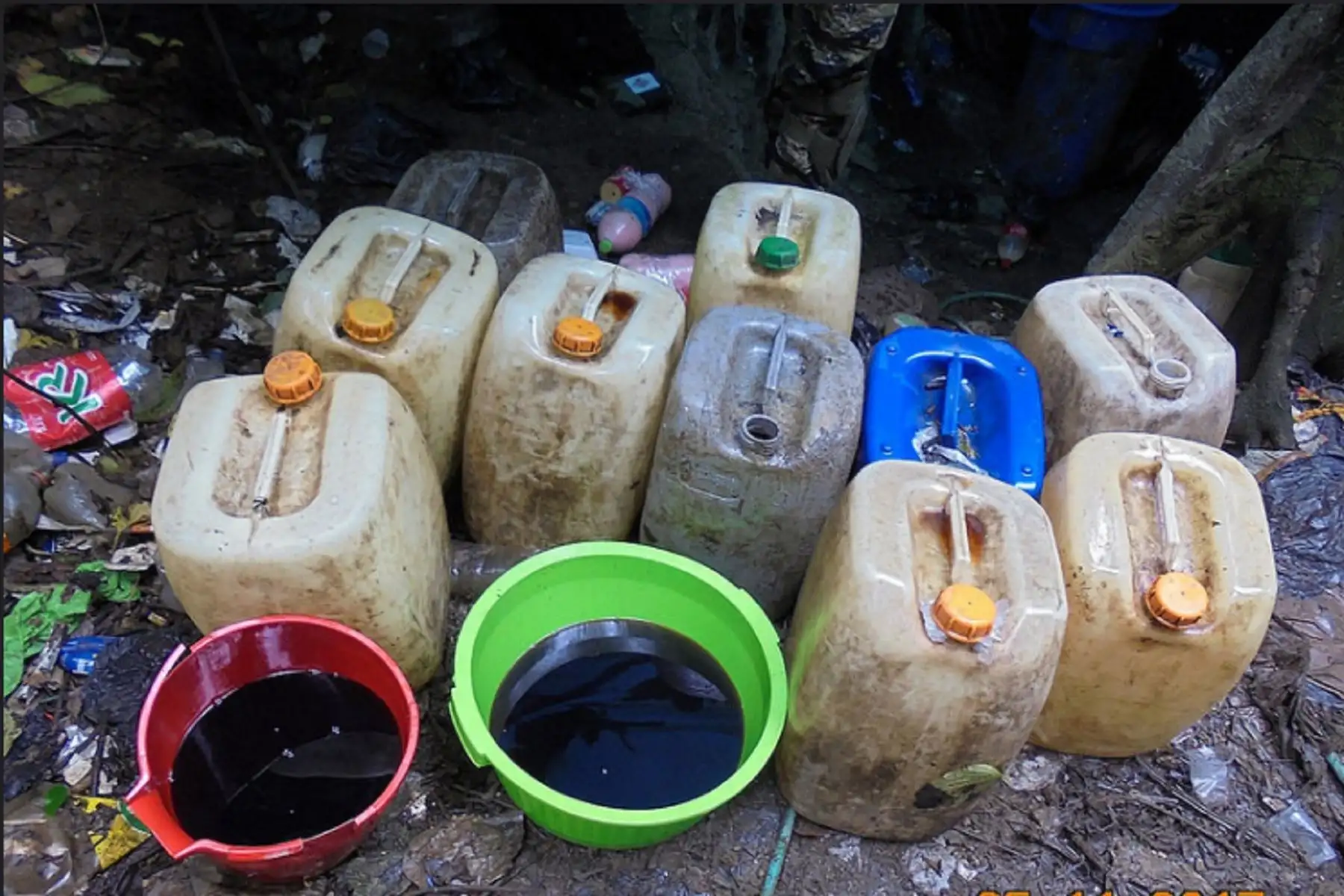 Policía antidrogas incineró 2,580 kilos de insumos químicos y más de 12 kilos de cocaína.