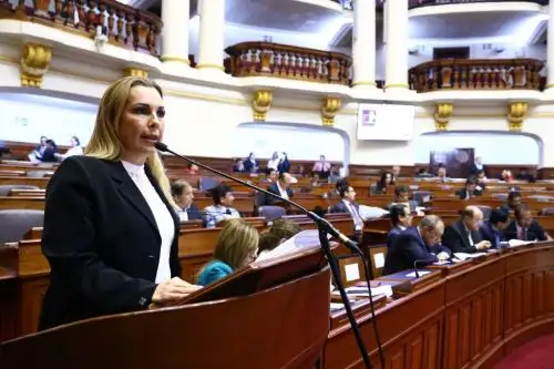 Titular del Midis, Fiorella Molinelli, durante su exposición en el Congreso de la República.