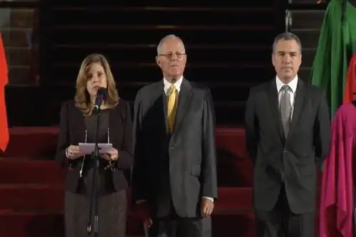 Presidente Pedro Pablo Kuczynski lanza concurso para elegir logo y canción del Bicentenario.